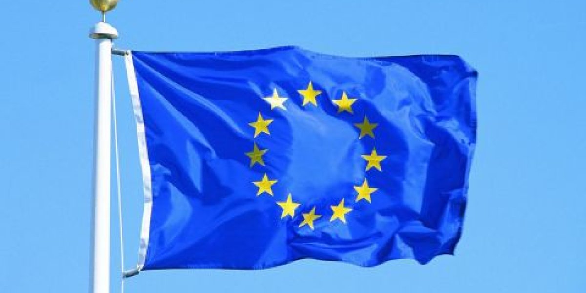 Несогласные с политикой ЕС швейцарцы станцевали танец против русофобии