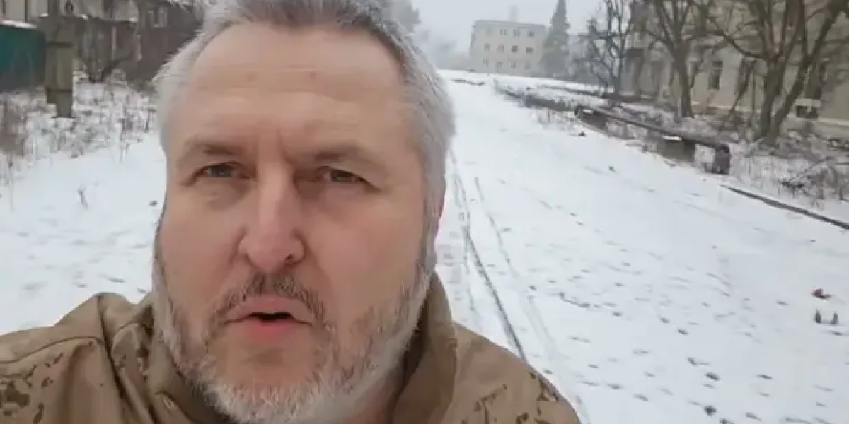 По Купянску-Узловому, который мы взяли, разгуливает комбат ВСУ. Опять кто кого обманывает?