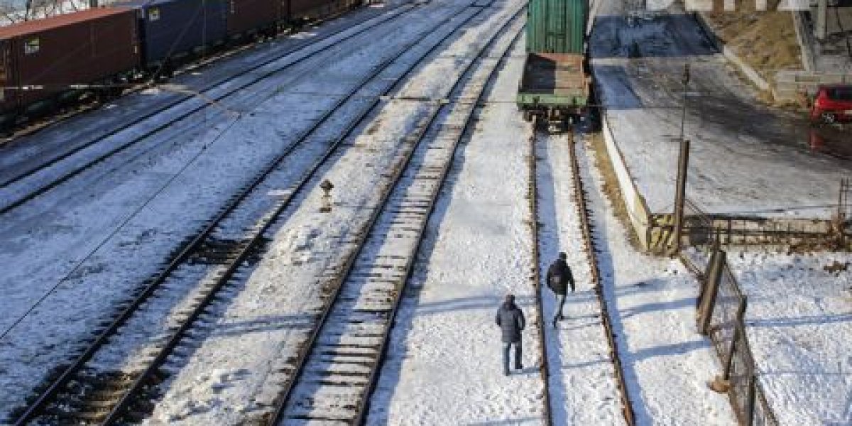 Уголовное дело о драке с полицейскими на железной дороге возбудили в Приморье