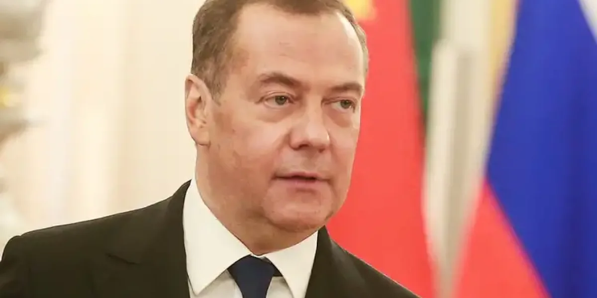 "Гренландцы могут присоединиться к России": Медведев ошарашил Трампа новостью "Гренландцы могут присоединиться к России": Медведев ошарашил Трампа новостью