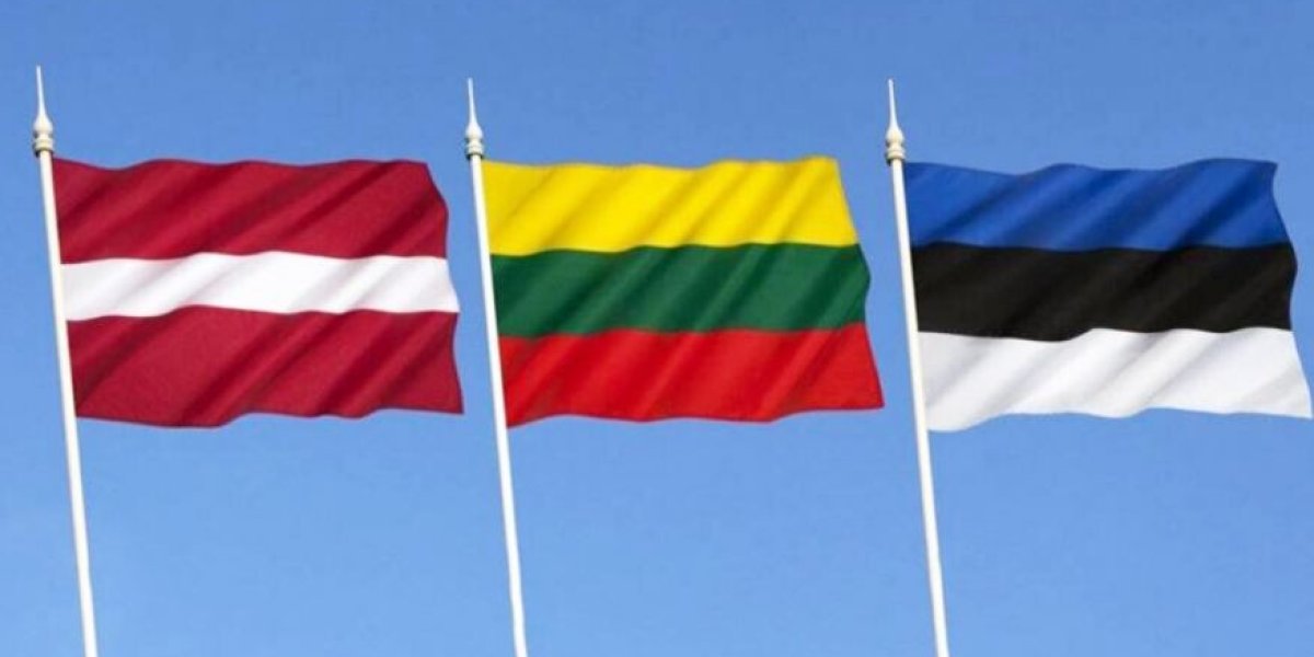 Прибалтика тявкает на Россию. Угрожает блокадой Калининграда, называя его Кёнинсбергом, объявляет войну от имени ЕС