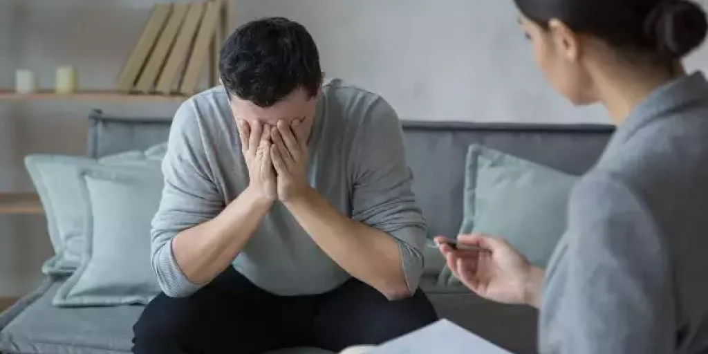 Зачем человеку психотерапия: как работает помощь специалиста и кому она может быть полезна Зачем человеку психотерапия: как работает помощь специалиста и кому она может быть полезна