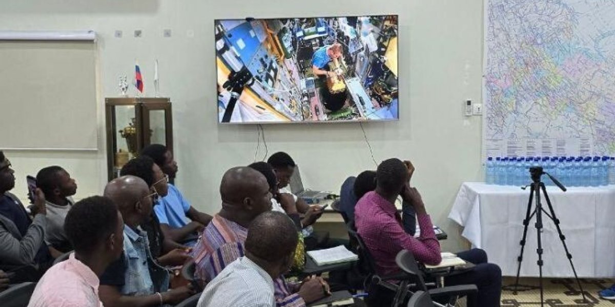 Визит российского космонавта вдохновил студентов Буркина-Фасо