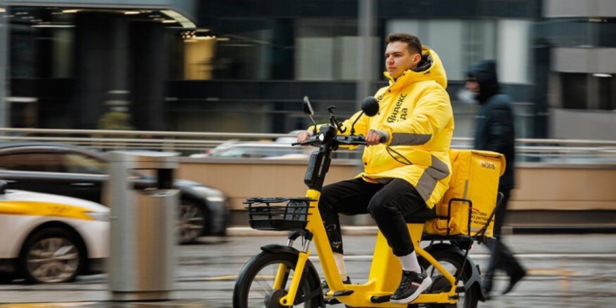 Дептранс Москвы разрабатывает федеральный реестр курьеров с обязательным учетом и геолокацией