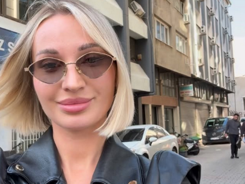 «Утром пошла увеличить ягодицы, а в обед её не стало»: все подробности происшествия с красавицей-блогером Юлией Бурцевой в клинике Москвы. «Утром пошла увеличить ягодицы, а в обед её не стало»: все подробности происшествия с красавицей-блогером Юлией Бурцевой в клинике Москвы.