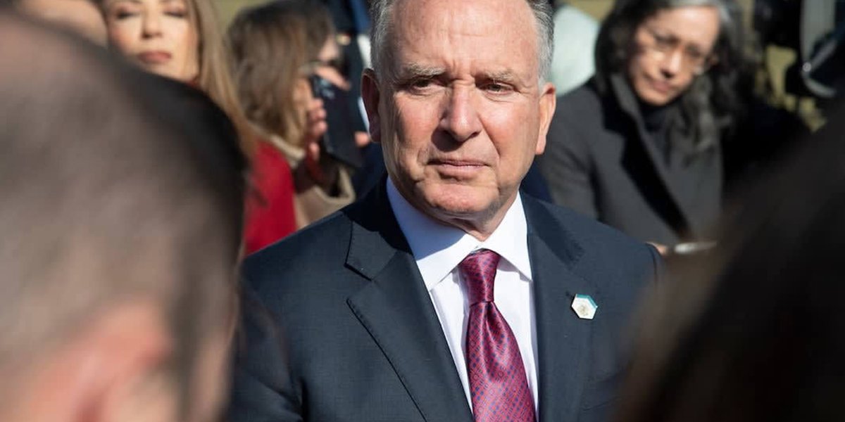 &laquo;Россия попросила встречу с нами&raquo;: спецпосланник Трампа срочно летит в Москву на переговоры с Путиным