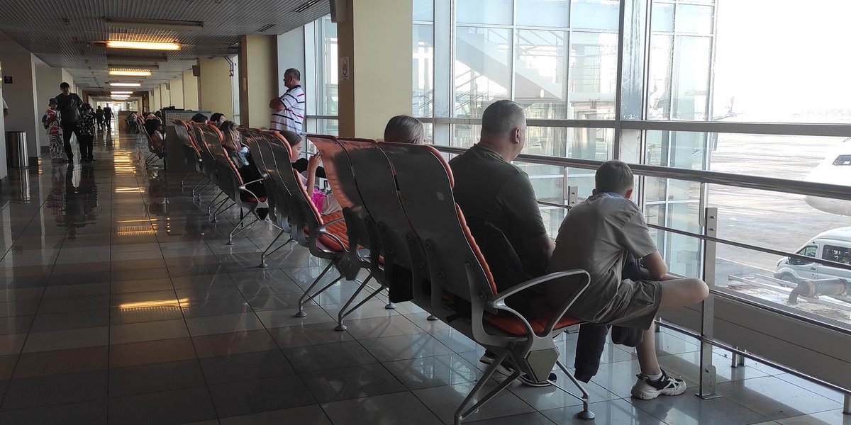 «Черная» пробка на МКАД и закрытый аэропорт Шереметьево: циклон «Фрэнсис» парализовал Москву