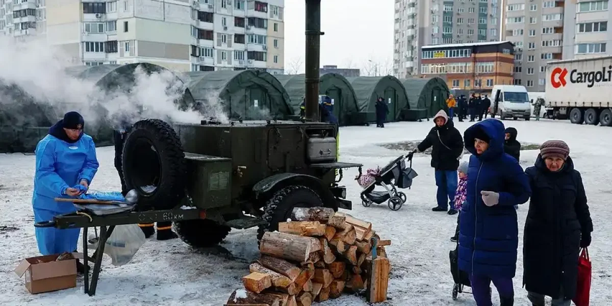 Киев не выдержал ответа России: люди просят мира, жгут костры во дворах и ругают власть Киев не выдержал ответа России: люди просят мира, жгут костры во дворах и ругают власть