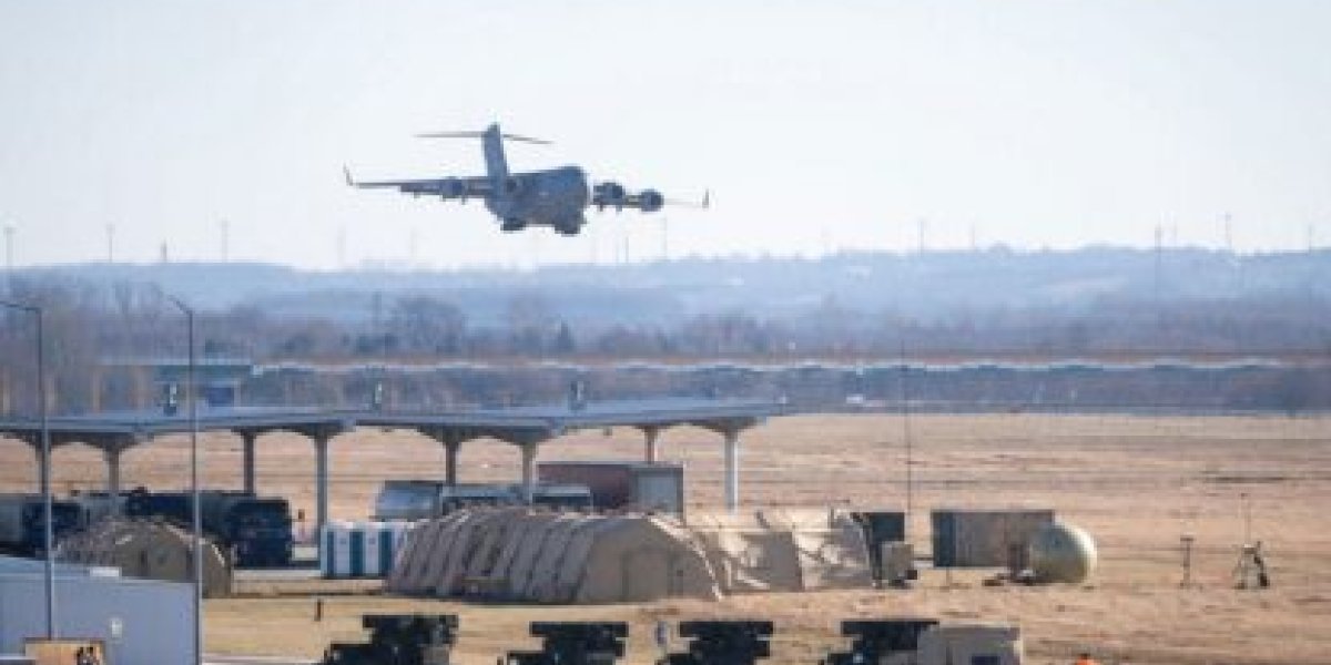 «Готовятся ударить»: загадочное оживление авиации НАТО в польском Жешуве