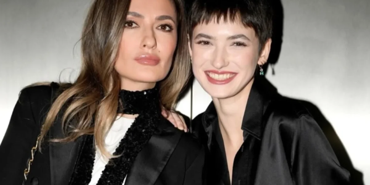 Снежанна Георгиева снялась в новой фотосессии вместе с дочерью Снежанна Георгиева снялась в новой фотосессии вместе с дочерью