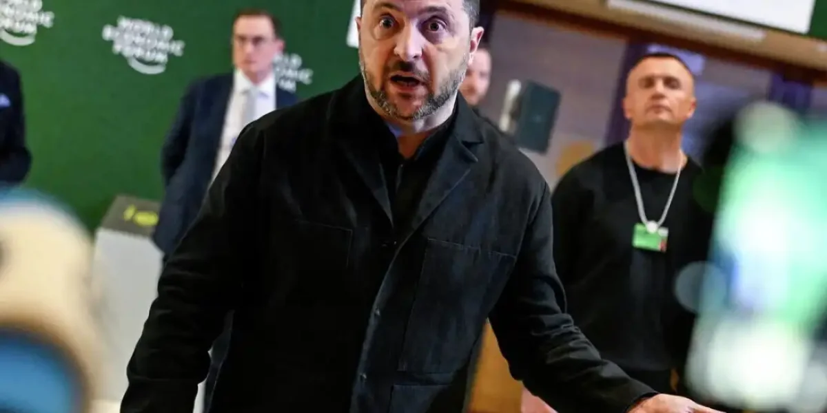 «Находится в панике»: Зеленский еле пережил переговоры с Россией. Это просто разгром «Находится в панике»: Зеленский еле пережил переговоры с Россией. Это просто разгром