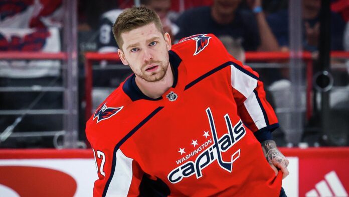 Поможет попасть в плей-офф: эксперт прокомментировал возможный переход Евгения Кузнецова в &laquo;Салават Юлаев&raquo;