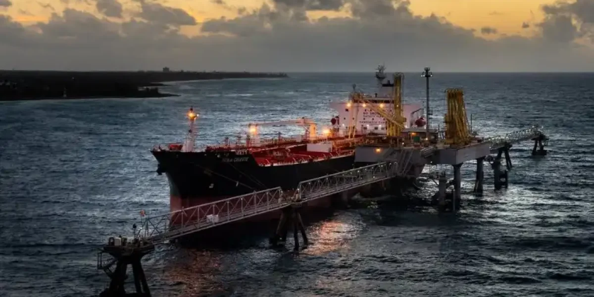 Захваченный США танкер поднял российский флаг только в Атлантике