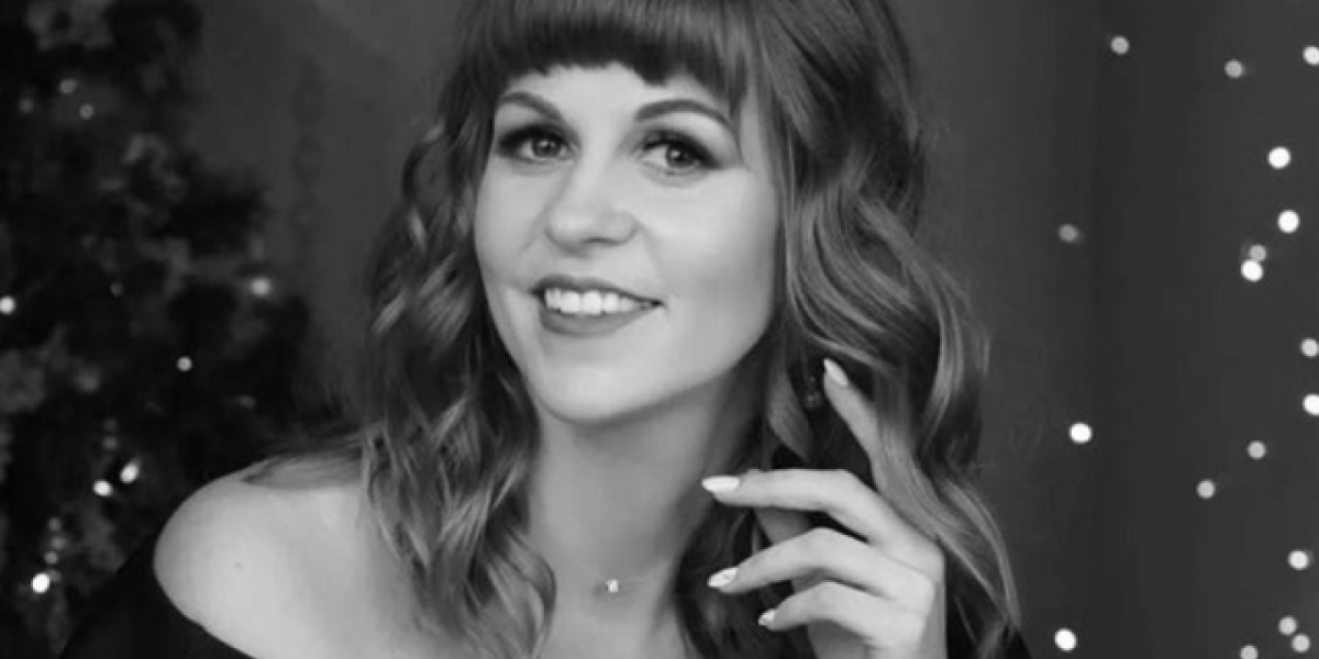 Российский блогер Юлия Глушкова погибла в аварии на снегоходе