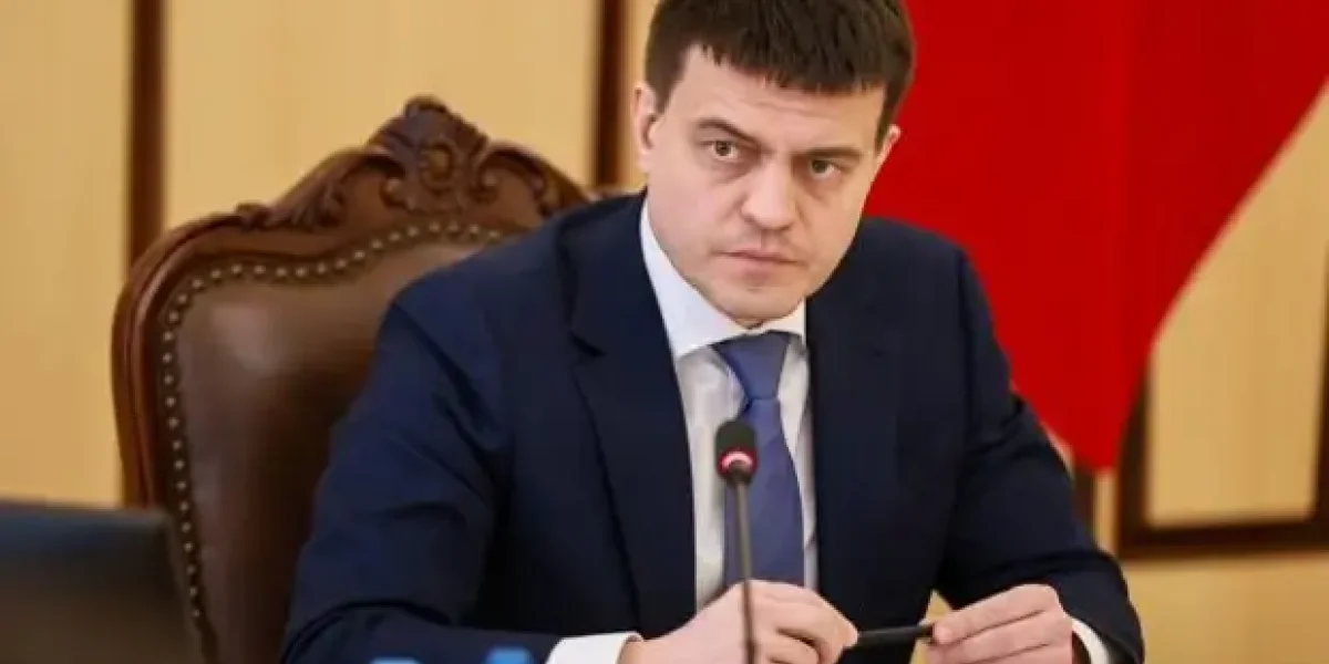 20 учителей школы Кодинска в знак протеста подали заявление на увольнение. "Скоро побегут все!"