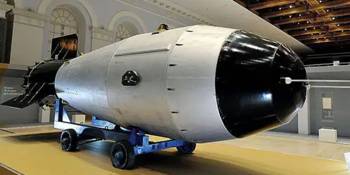 Если не "ядерка" и не "Орешник". У нас есть новое оружие с поражением живой силы до 30 км? Дома не затрагивает Если не "ядерка" и не "Орешник". У нас есть новое оружие с поражением живой силы до 30 км? Дома не затрагивает