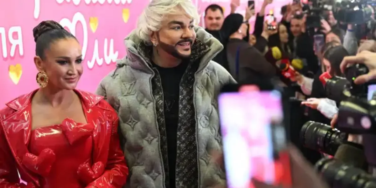 «Сколько нас ещё будут "насиловать" этой бездарностью?»: такого унижения Бузова еще не испытывала. Пустые залы и разнос от Садальского.