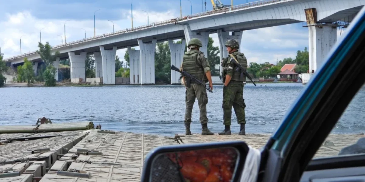 &laquo;Тайный пакт&raquo; Москвы и Киева: почему мосты через Днепр остаются невредимыми