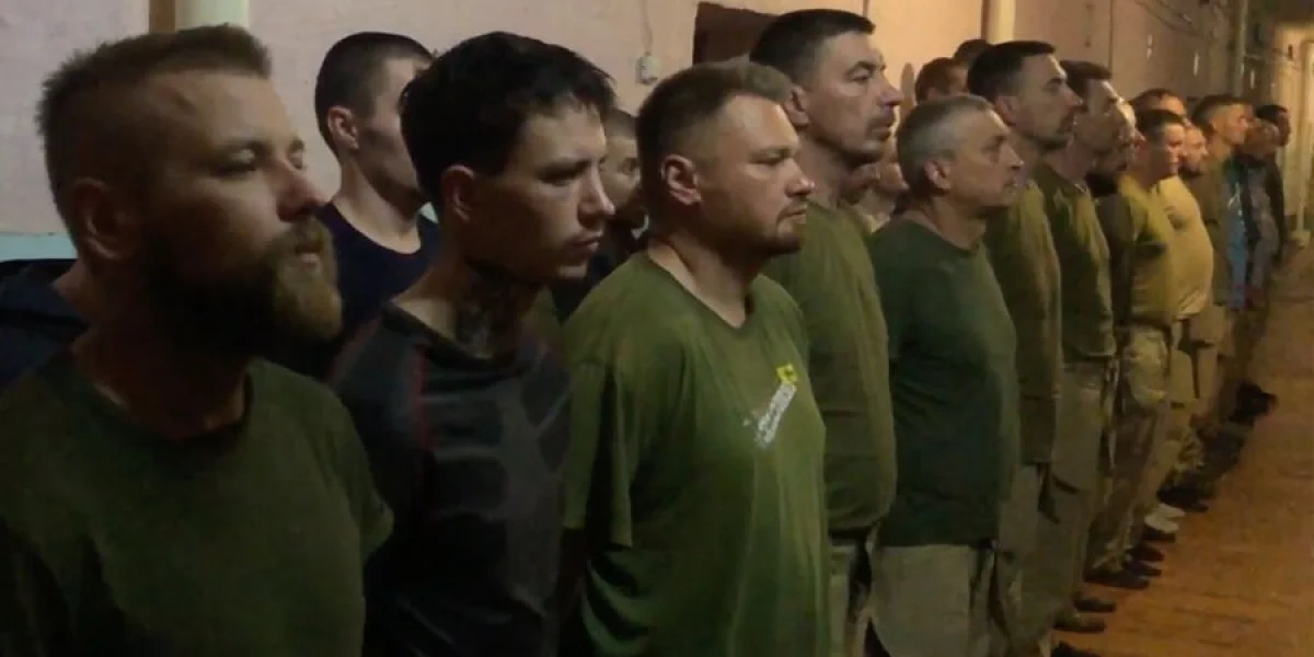 «Ты сиди, сынок, будешь живее»: матери украинских солдат умоляют их оставаться в России любой ценой