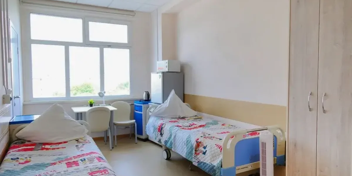 Родным — без пропусков: больницы могут открыть для близких круглосуточный доступ к пациентам