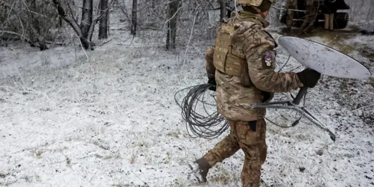 "А где наши суперспутники? Маск вернул нас в 2023-й". Русские на СВО остались без связи. Starlink только для ВСУ