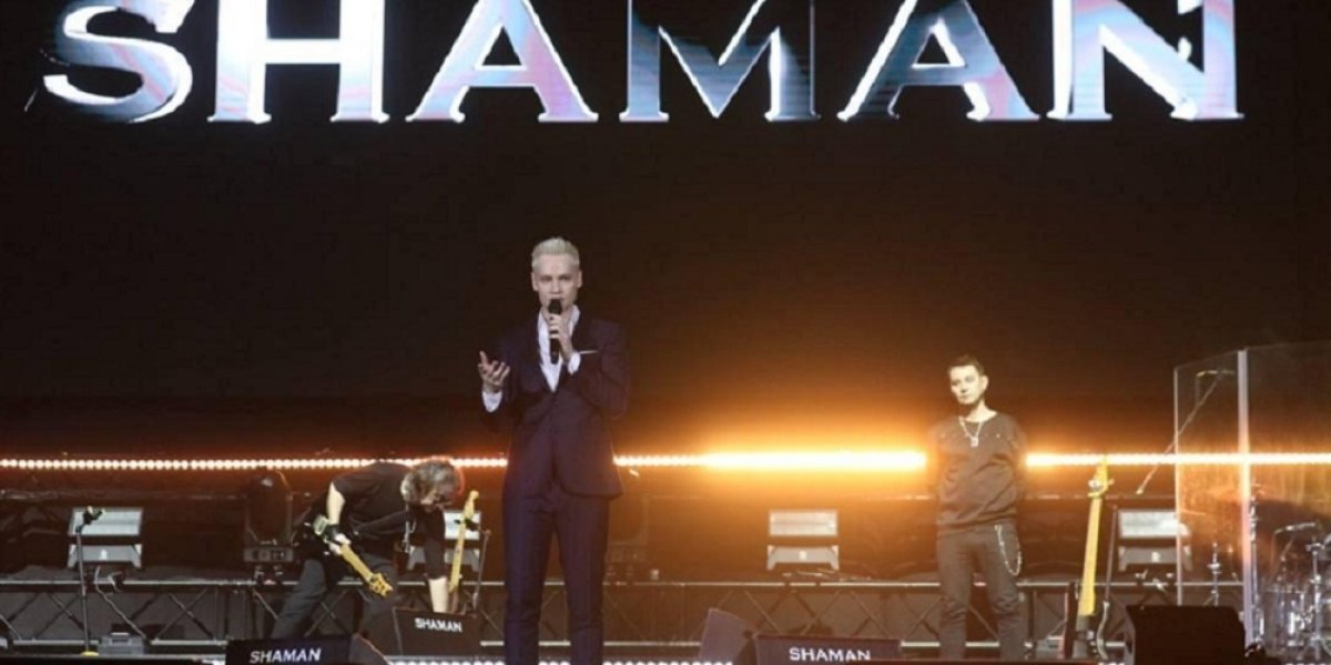 SHAMAN с микрофоном в штанах спел и ответил на вопросы хейтеров в Новосибирске - фото с концерта