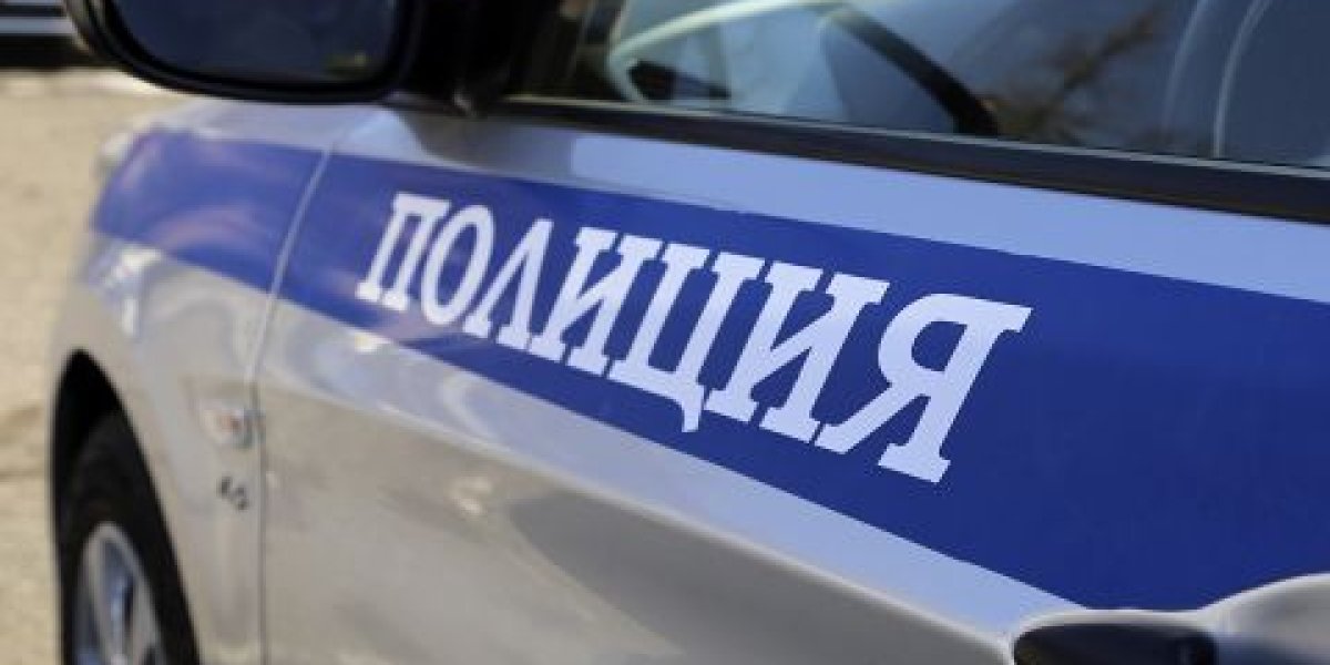 Вандалов, разбивших "умную" остановку, разыскивает полиция Владивостока Вандалов, разбивших "умную" остановку, разыскивает полиция Владивостока