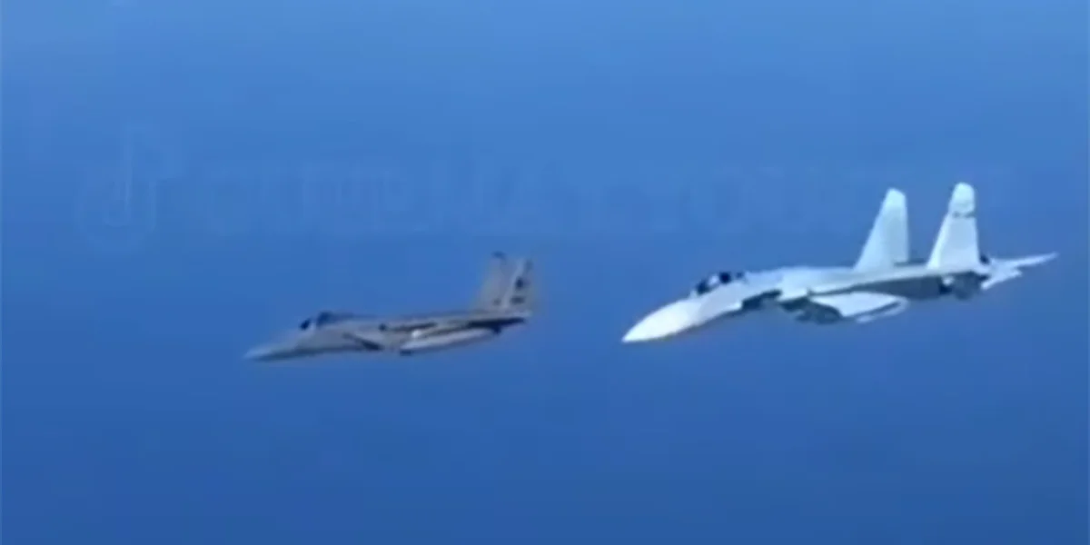 «Отошел, паренек!»: русский Су-27 дал американскому F-15 такой отпор, что тот ретировался, поджав хвост