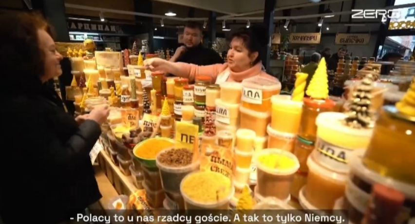 "А нас освобождать будете?": Польский "десант" высадился на рынке Калининграда. Пенсионерка вызвала "огонь на себя"