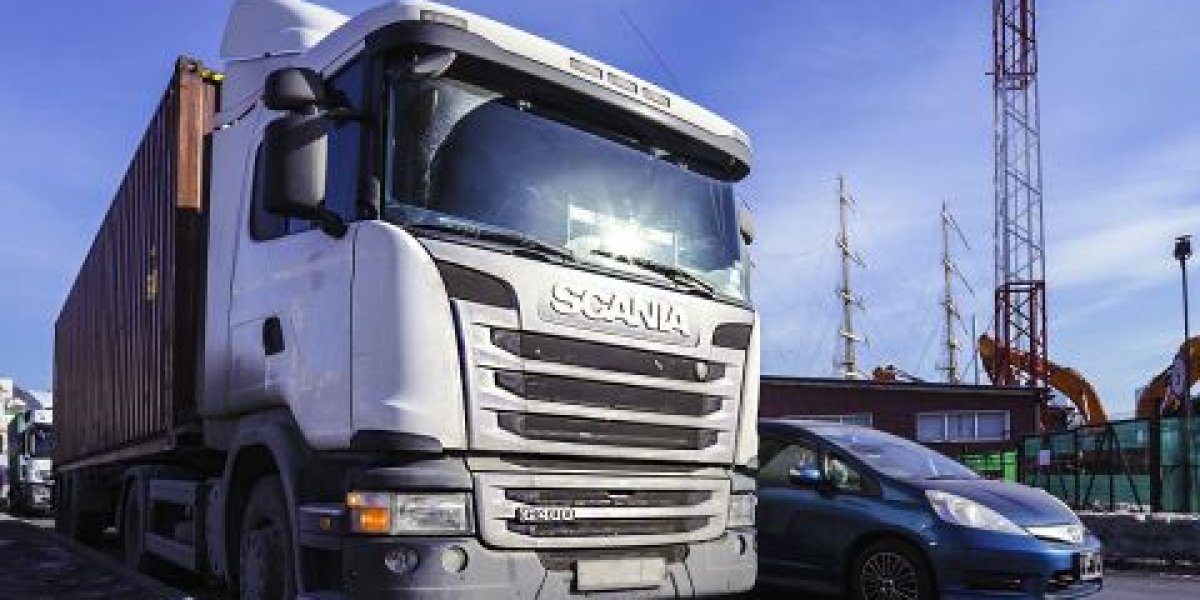 Водителя грузовика, уронившего булыжник на дорогу, объявила в розыск полиция Приморья Водителя грузовика, уронившего булыжник на дорогу, объявила в розыск полиция Приморья