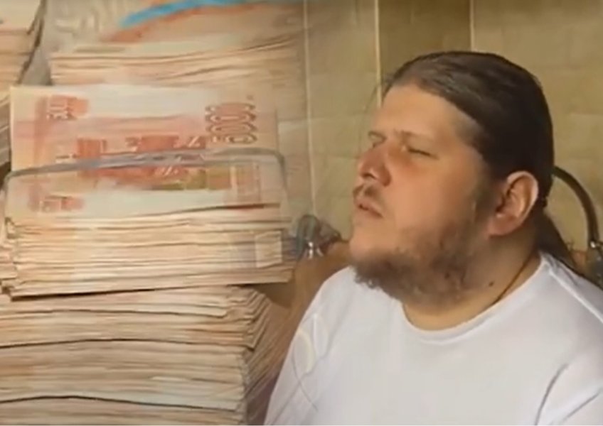 "Бог Кузя" вернулся. Снова зарабатывает. Теперь сужими тёплыми руками