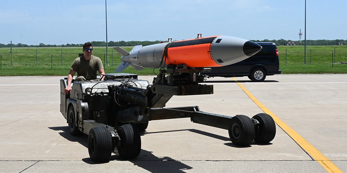 Во Франции признали утрату ядерного суверенитета: «Из-за Макрона потеряли независимость»