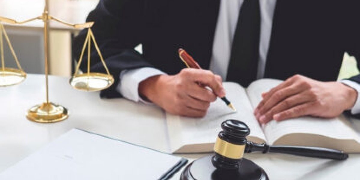 Квалифицированная помощь адвоката: защита в уголовных и гражданских делах