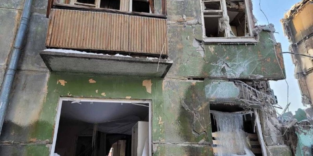 Невозможно стереть из памяти: опубликованы 13 фотографий разрушенного дома №39 на Линейной в Новосибирске