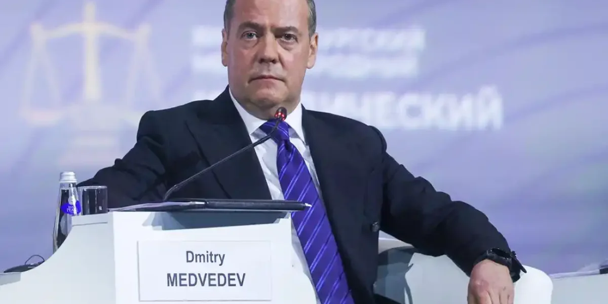 &laquo;Мы в полной Ж...Он прав&raquo;: Медведев заставил немцев глотать слёзы и соглашаться