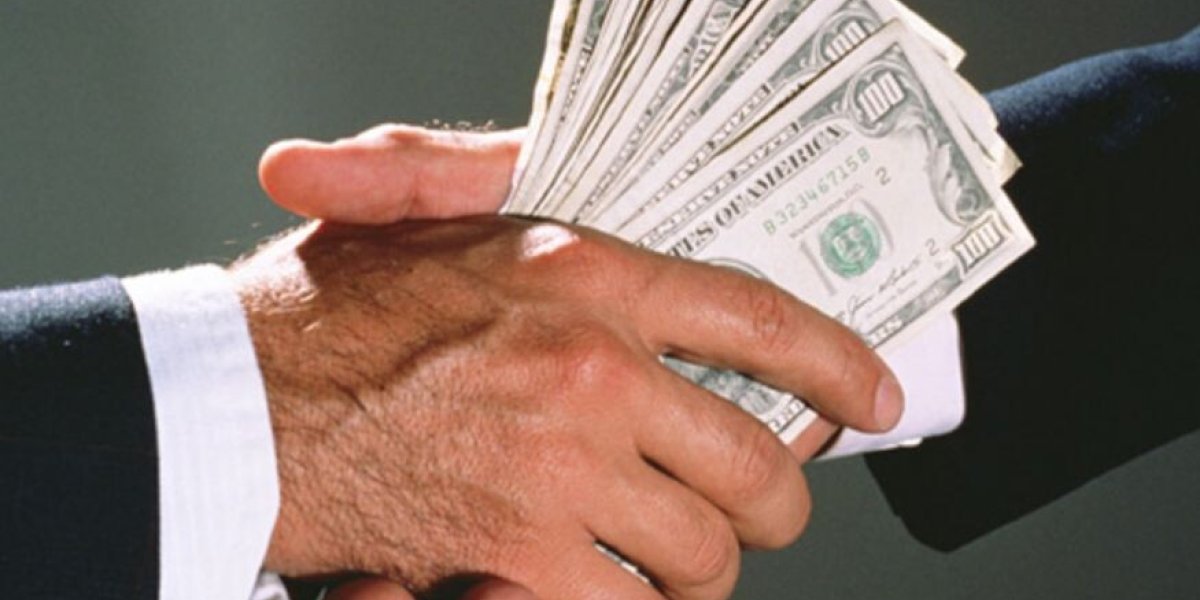 Коррупция и шпионаж: двойной удар по российской элите — разоблачение эксперта Коррупция и шпионаж: двойной удар по российской элите — разоблачение эксперта