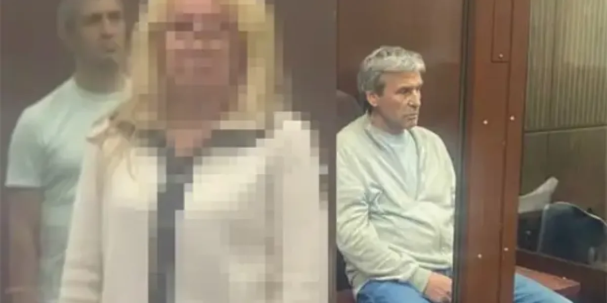 Пока бойцы тратились на мыло, он заработал миллиард на армейских гелях. А у детей главы "Военторга" теперь и бизнес есть