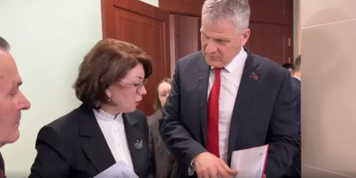 Люди выходят на трассу с обращением к Путину. А ветерана СВО, инвалида, власть с этим погнала с трибуны Люди выходят на трассу с обращением к Путину. А ветерана СВО, инвалида, власть с этим погнала с трибуны