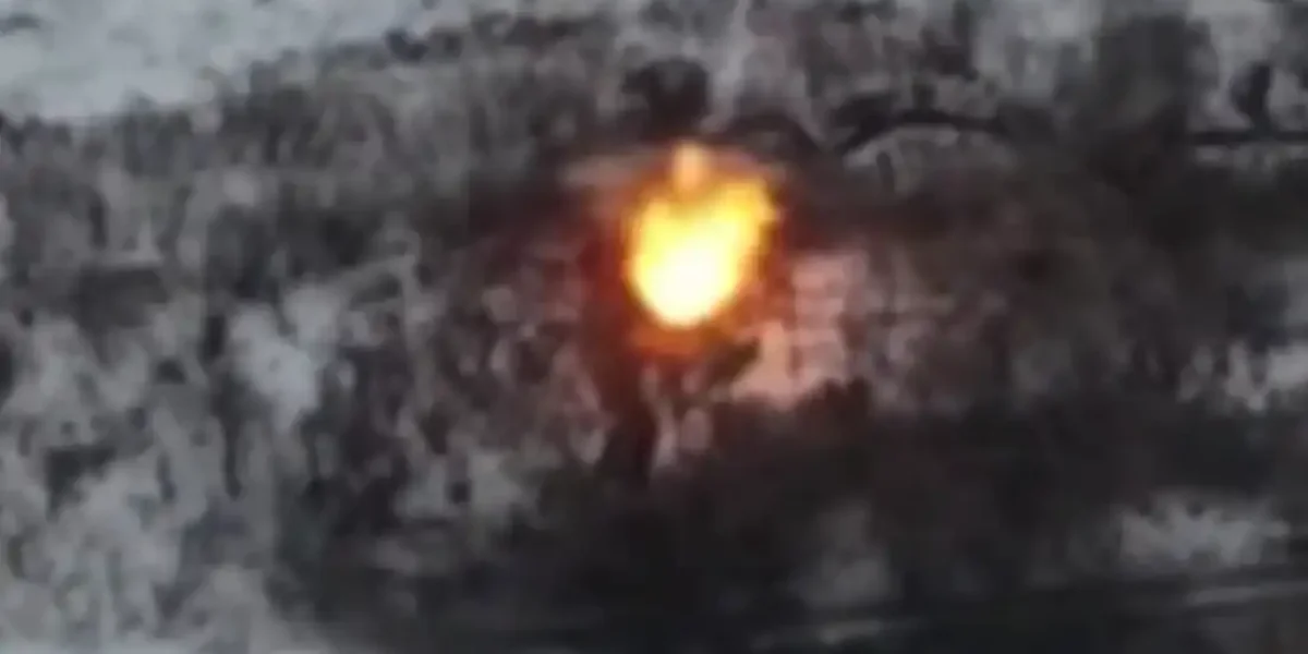 Черти в огненном аду. Ужас вернулся на Украину ночью. Земля встала дыбом от взрыва: бункеры с боевиками ВСУ и поезда с «броней» НАТО в огне