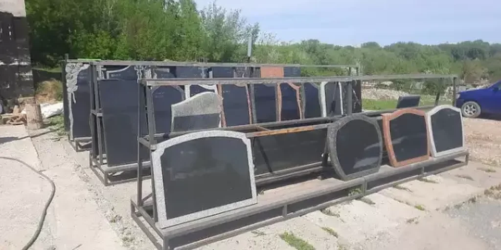 Сколько стоит памятник на могилу | Из чего складывается цена и от чего она зависит Сколько стоит памятник на могилу | Из чего складывается цена и от чего она зависит