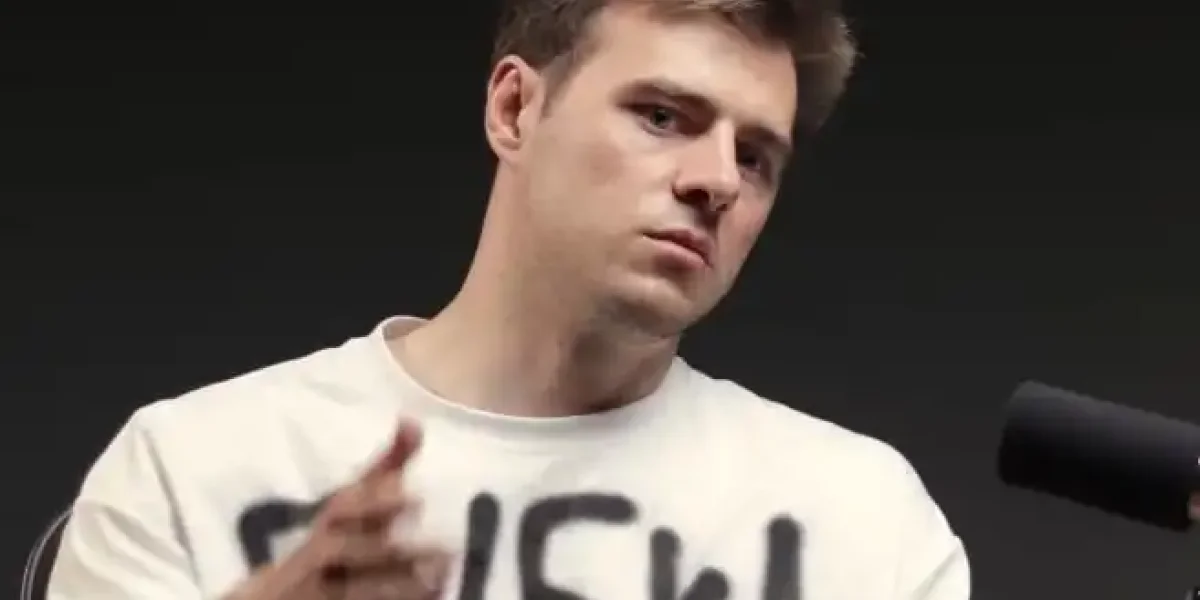 «А ты что тут забыл, защитник?»: знаменосец Украины оконфузился на Олимпиаде с нападками на спортсменов России