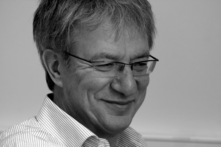 После смерти жены миллиардера в изоляторе полетели головы