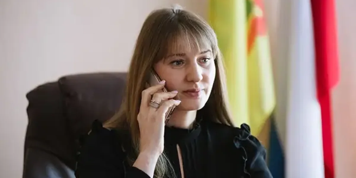 "Личные сообщения страшнее, чем комментарии". Уволившаяся с позором мэр Ермакова грозит судом всем россиянам