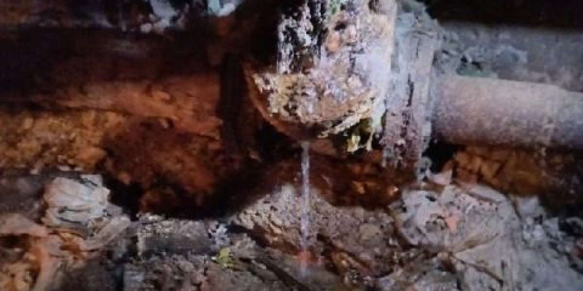 УК бездействует, подвал тонет: аварию в многоквартирном доме отказались ликвидировать на выходных