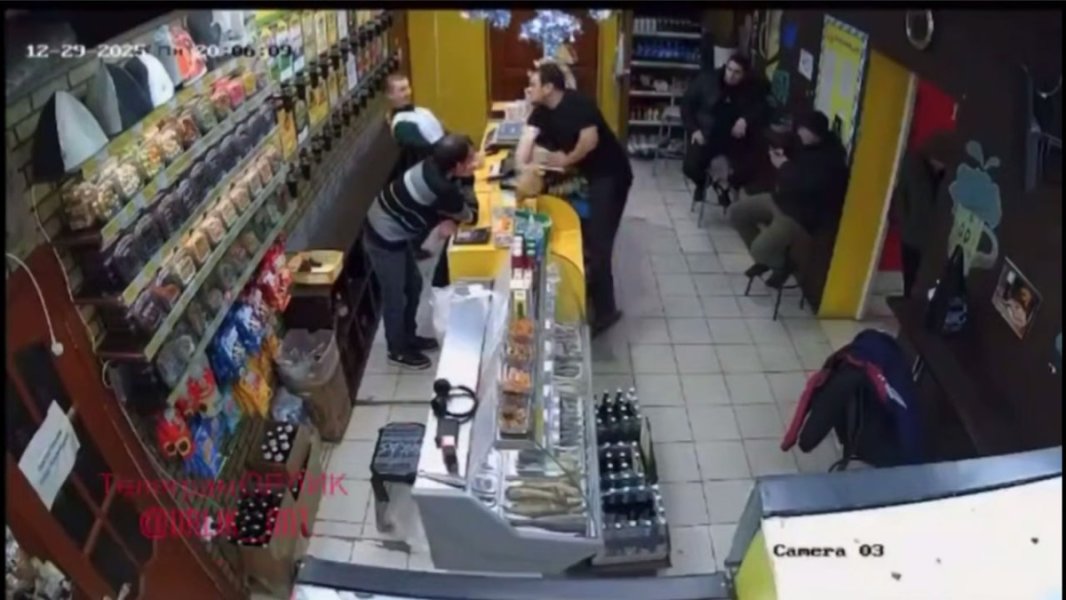 Всего один человек дал отпор банде Абдуллы и тут же стал преступником. Лидер диаспоры сидел в полиции и улыбался