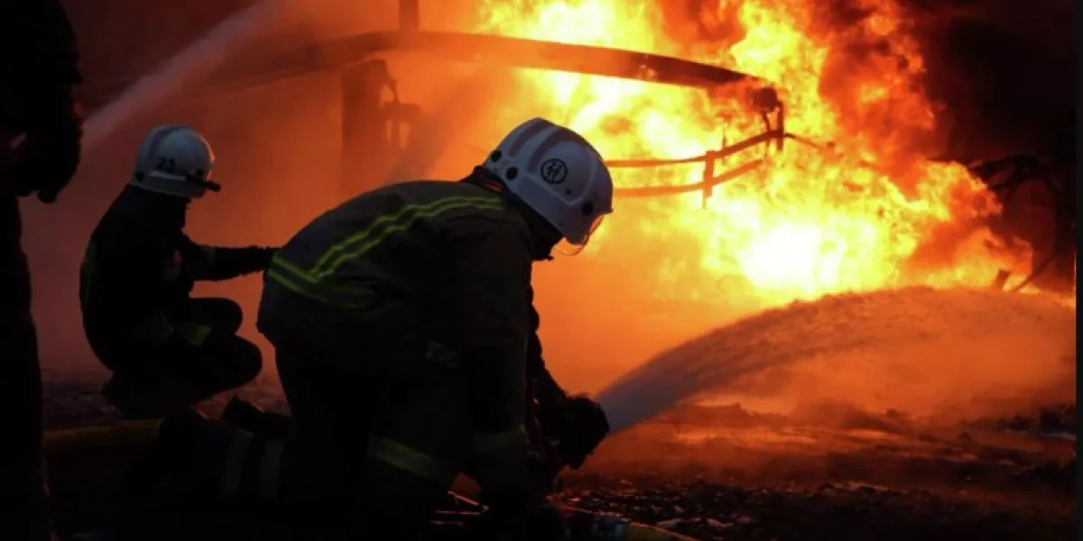 Сирены молчали, но взрывы гремели: странная ночь во Львове унесла жизни силовиков