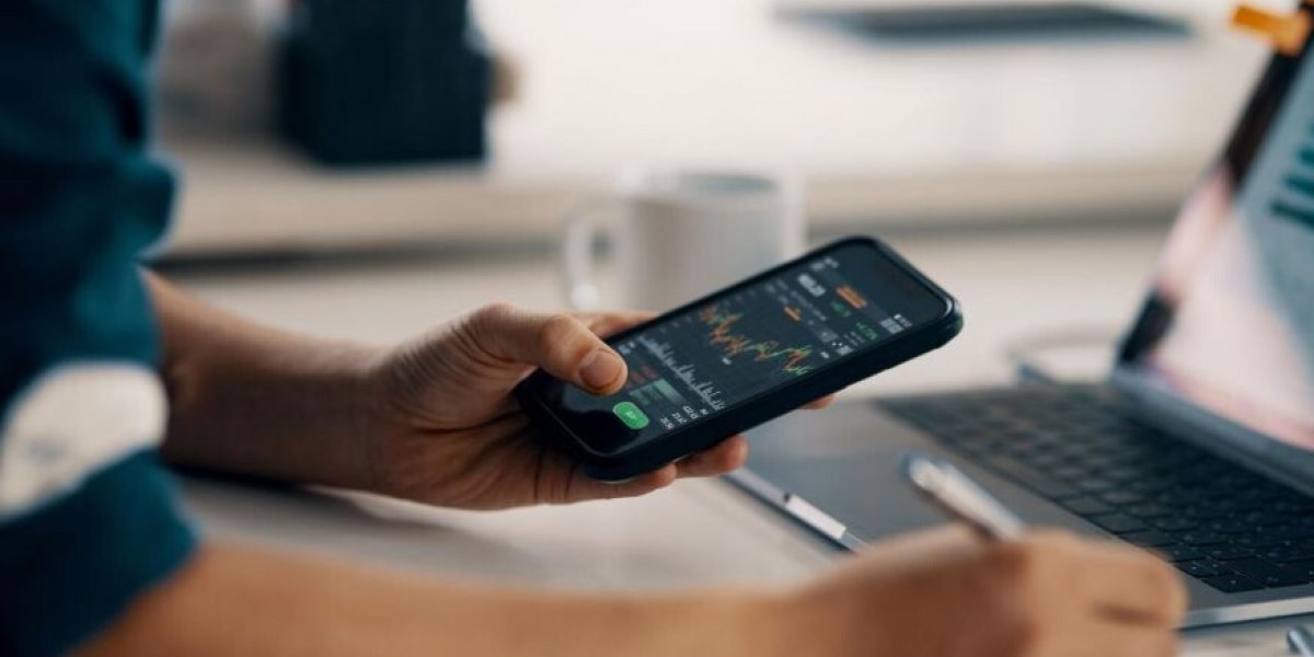 Дефицит бюджета взлетел до рекордных 45% за январь — Делягин раскрывает причины