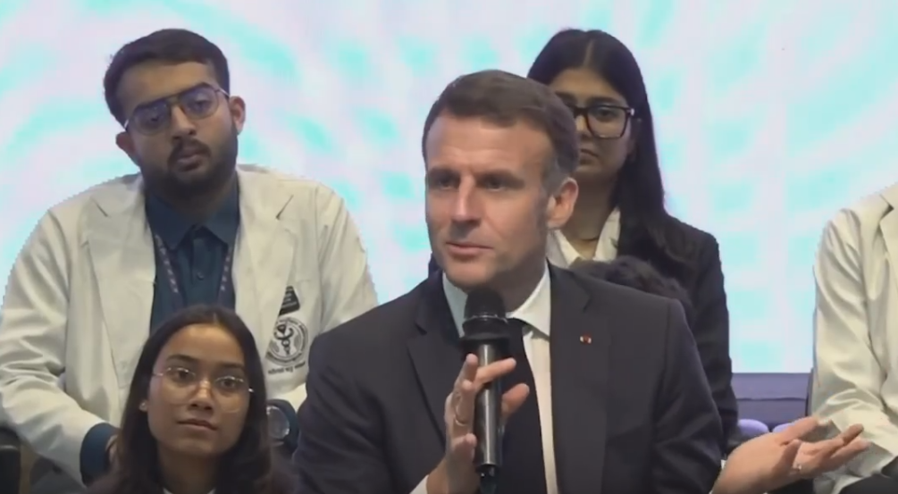 Макрон назвал &laquo;чушью&raquo; свободу слова в Интернете