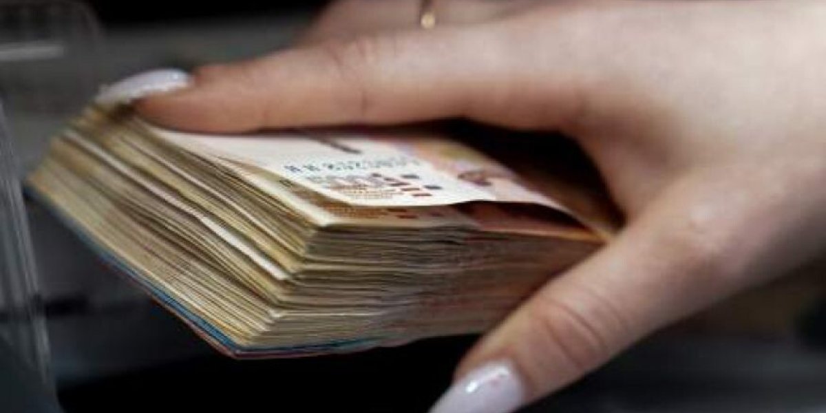 &laquo;Банки должны поддерживать пенсионеров и малоимущих, помогать государству&raquo;: мнение депутата