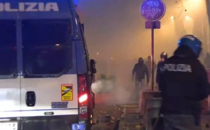 В Италии задерживают за &laquo;мыслепреступления&raquo; || В странах ЕС запрещают соцсети детям до 15 лет